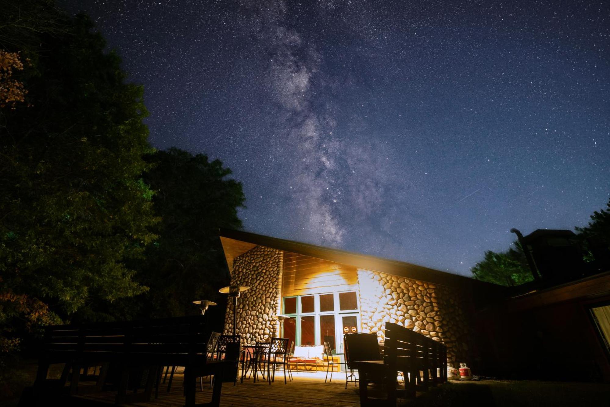 Whitetail Lodge Saint Germain 외부 사진