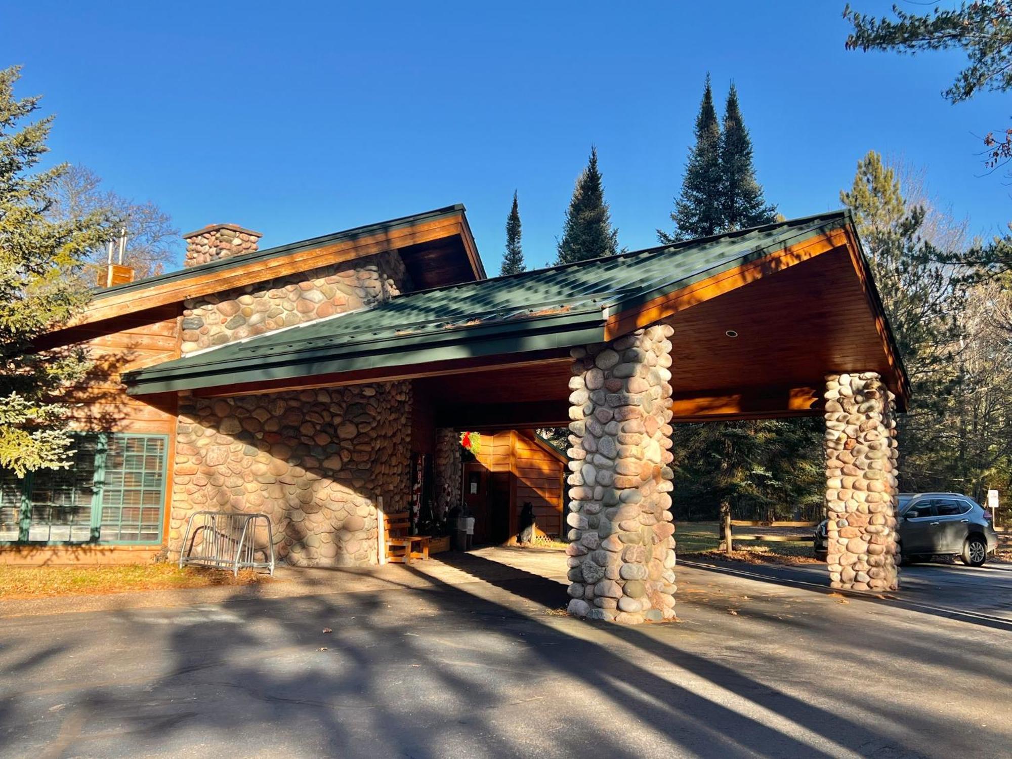 Whitetail Lodge Saint Germain 외부 사진