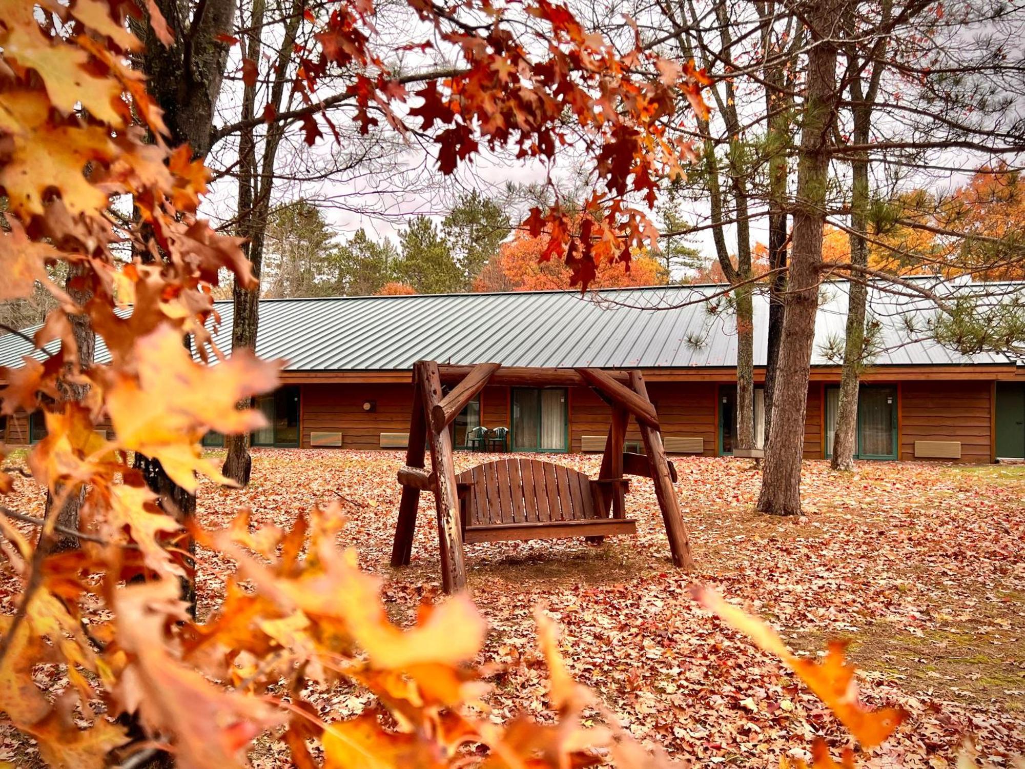 Whitetail Lodge Saint Germain 외부 사진