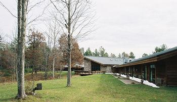 Whitetail Lodge Saint Germain 외부 사진